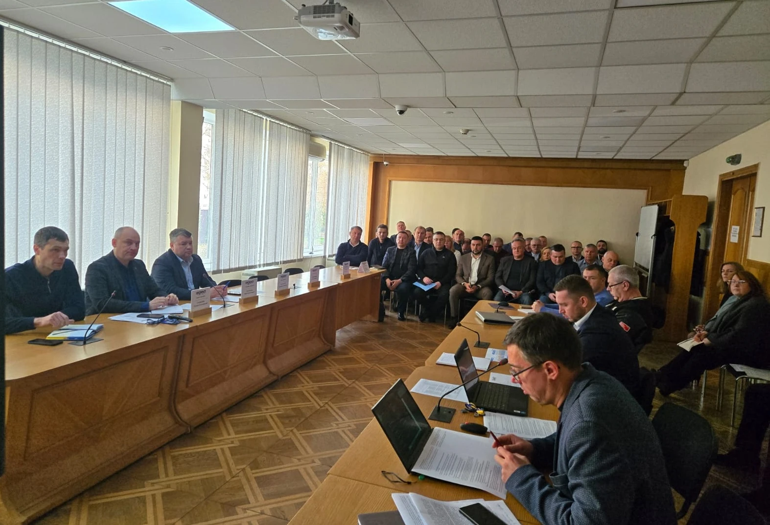 Тарифи на розподіл і якість електроенергії: НКРЕКП збирає операторів систем розподілу