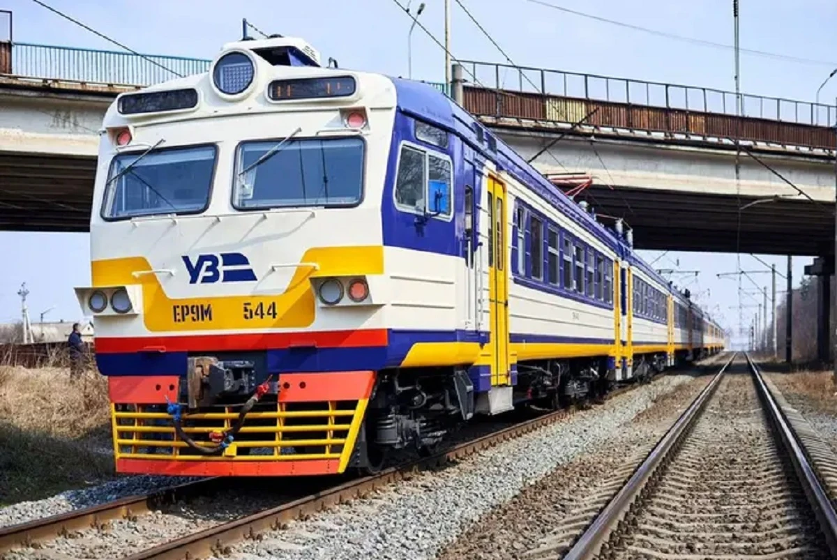 Завдяки економії на закупівлях Укрзалізниця отримає додаткові 10 тис. тонн рейок