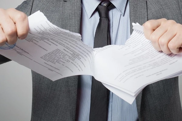 Аудитори вимагають розірвати договір про закупівлю: чи правомірно?