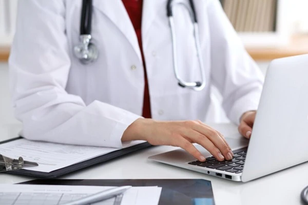 Для медзакладів «первинки» закуплено 887 ноутбуків